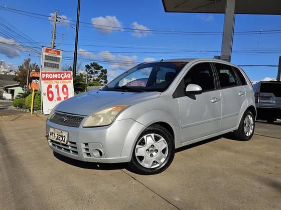 FORD FIESTA 1.0 MPI PERSONNALITÉ 8V FLEX 4P MANUAL
